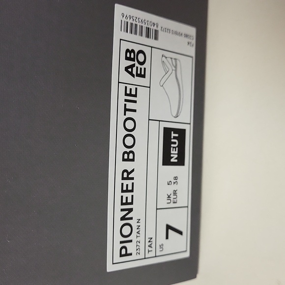 ABEO pioneer bootie new in box tan with beige faux fur lining, grip soles size 7 - Picture 3 of 5